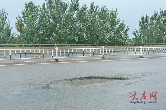 18日起大庆市南三桥半封路施工 团结桥"坑道"9月大修图片