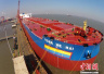 全球首艘第二代40万吨级超大型矿砂船在上海交付