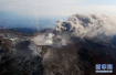 日本新燃岳火山持续喷发　火山性地震次数增加