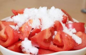 吃西红柿拌白糖 体内会长螨虫？