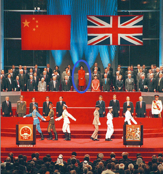 香港回归20周年:前政务司长“换旗说”遭痛批