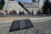 “九一八”南京市民敲响“和平大钟”铭记历史