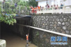 沧州：环卫工每天捞起2吨垃圾　运河景观带河道干净了